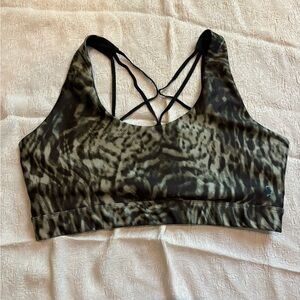 Good American Plus size sports bra green